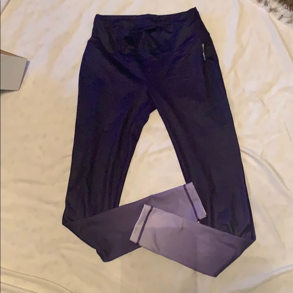 Redbox leggings